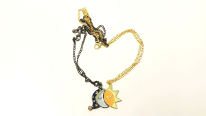 Set of 2 Elegant Alloy Sun and Moon Pendant Necklace Set Friendship Necklaces for Lovers Suitable for Special Occasions