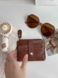 Ví Thẻ phi giới tính PU với 8 khe cắm ví đựng tiền xu zip và nút đóng