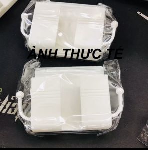 Giá Dán Tường Để ĐIện Thoại Remote Ổ Cắm/ Giá Đỡ Sạc Điện Thoại/ Kệ Đựng Đồ Dán Tường Kèm 2 Móc Treo Đồ dieulinhshop