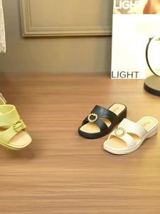 [Free Shipping] 2026 Korean-style fashion womens slippers versatile casual comfortable thick-soled womens slippers with wedge and chunky heels
