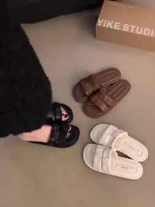 Korean-Style Comfortable Lightweight Non-Slip Slip-On Sandals For Office Workers And Students Versatile For Commuting Simple Flat-Soled And Silent