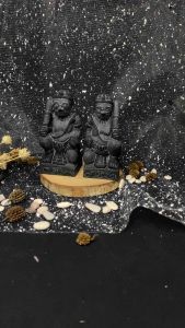 Patung Gupala Kecil Sepasang: Aksesoris Dekorasi Rumah