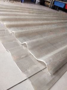 Khổ 1.05m x dài 2m x dày 8zem )Tôn nhựa lấy ánh sáng màu trắng đục