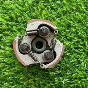 ถูกที่สุด ติดตั้งง่าย ครัชเครื่องตัดหญ้า NB411 คลัชNB411 แบบ3ขา คลัท411 ผ้าแดงทนทาน แข็งแรง ทนทาน จับแน่น สปริงอย่างดี รอบมาไว อะไหล่ทดแทน ถอดเปลี่ยนได้เลย สินค้าพรีเมี่ยม Hot_Price