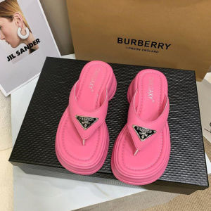 QLshop ห้ามพลาด รองเท้าแตะหูหนีบสำหรับสาวๆ ดีไซน์สวย ทรงดีสุดๆ มีให้เลือกถึง 4 สี ราคาไม่แพง คุ้มค่าคุ้มราคาแน่นอน อยากได้จิ้มในตะกร้าเลย