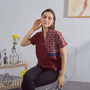 Nayara Blouse Batik Leoni: Desain Batik Tradisional yang Nyaman