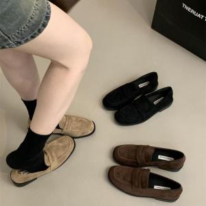 รองเท้าโลฟเฟอร์สไตล์เรโทรสำหรับผู้หญิง รองเท้าส้นแบนหนังกลับสำหรับผู้หญิง ไซส์ใหญ่ 35-42