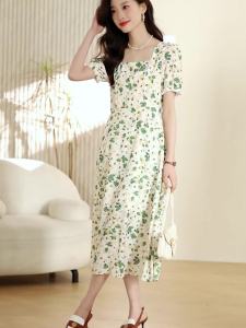 AMMIN ชุดเดรสพิมพ์ลายดอกไม้สีเขียวผ้าชีฟองแขนสั้นคอสี่เหลี่ยมสไตล์เกาหลีของผู้หญิงชุดเดรสหรูหรายาวปานกลางฤดูร้อน2024