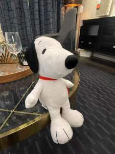 ตุ๊กตาหมาสโนว์ฟูฟูขนาดกลาง หมอนของเล่นนุ่มฟู น่ารัก ของขวัญวันเกิดสำหรับเด็กและวัยรุ่น บรรจุใยฝ้าย PP จากประเทศจีน