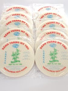 **ค่าส่งถูกกว่า!!**  10 ห่อ** ใบเมี่ยงญวนปอเปี๊ยะแหนมเนืองเวียดนามตราไผ่ แป้งพิซซ่า 22 ซม. แบบกลม