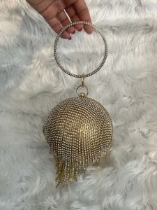 สินค้าใหม่ใหม่ !! กระเป๋า Clutchสีทอง ทรงกลม เเบบมีห่วงจับ พร้อมสายสะพายข้าง กระเป๋าผู้หญิง