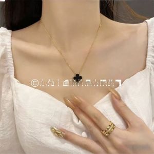 JJT Elegant Four-Leaf Clover Necklace with Pearl Mother-of-Pearl Pendant Lightweight Luxury Titanium Steel Chain for Daily Fashion