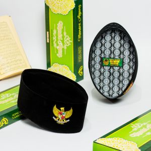 Peci Songkok Kopiah Hitam Bordir Logo Garuda Indonesia