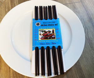 Đũa gỗ cao cấp(10 đôi) đũa gỗ hoàn toàn tự nhiên từ gỗ sóng lá buông ?SIÊU BỀN càng xài càng bóng càng đẹp