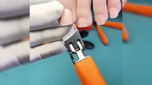 Wide Jaw Opening Anti-Splash Slanted Nail Clipper 2025 New Ultra Sharp Large Slanted Curved Stainless Steel Toenail Clippers Long Handle No Splash Fingernail for Thick Nails Home Use (Black)