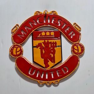 โลโก้ Manchester United ขนาดสเกล 30*30 เซนติเมตรเหล็กหนา 3 มิลลิเมตรน้ำหนัก 1.2 กิโลกรัม ทำสีเหมือนจริงแบบเหล็กเต็มเหล็กเว้า ทำสีเหมือนจริงเคลือ
