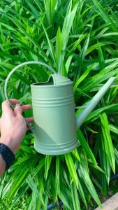 บัวรดน้ำต้นไม้ 1.5 L เนื้อพลาสติก PP กว้าง 12 ซม. สูง 23 ซม. บัวยาว 18 ซม. น้ำซุจูง 250 กรัม