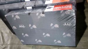 MANDAUE FOAM BUDGET Fold and Keep Mattress / TRIFOLD Mattress / Foldable Mattress with Carrying Strap 2inches THICKNESS