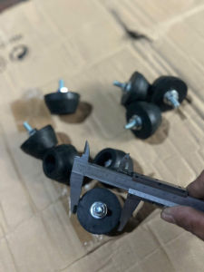 Cao Su Thành Xe Tải Cao Su Giảm Chấn Cửa Thùng Xe Tải KIA Hyundai Isuzu...Loại Côn Chân Ốc 8mm10mm có sỉ và lẻ.loại xin