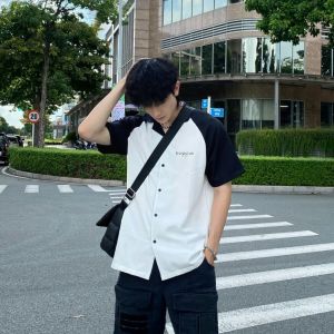 Áo sơ mi Boiz tay ngắn raglan màu phối đen trắng chất liệu vải lụa mềm rủ ít nhăn form rộng thoáng mát dễ mặc dễ phối đồ