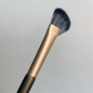 🐧จัดส่งจากกรุงเท🐧แปรงแต่งหน้า แปรงปัดจมูก แปรงไฮไลท์ แปรงคอนทัวร์ หัวเฉียง คอนทัวร์จมูก เฉดดิ้ง ไฮไลท์ แบบพกพา