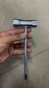 Plug key/pembuka plug mesin rumput mesin rumput plug mesin rumput kunci mesin rumput