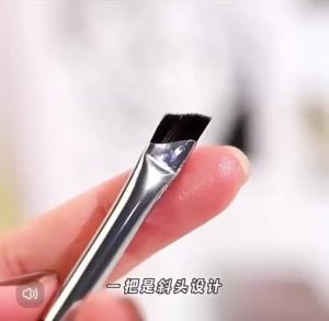 刀峰刷镰刀眼线刷子 眉毛刷子Slim Eyeliner brush Eyebrow Brush Eyeliner Makeup Brush Makeup Brushes Eyeliner Brushes。。。