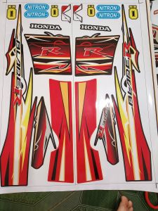 tem rời elegant 50cc R đỏ dán xe đen 2019