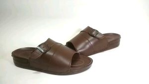 Sandal Kulit Pria Dewasa: Desain Ergonomis & Berkualitas