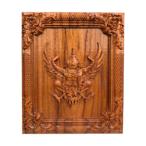 กรอบรูป พญาครุฑ แกะสลักไม้ ทำจากไม้สัก สำหรับตั้งโต๊ะ หรือ ห้อยแขวน, ขนาด 20x25 ชม