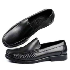 New Mens Black Slip-On Loafers Korean Style Rubber Sole Waterproof Comfortable for Office Wear Fashionable Blackshoes Non-Slip Closed Toe Footwear 0105523