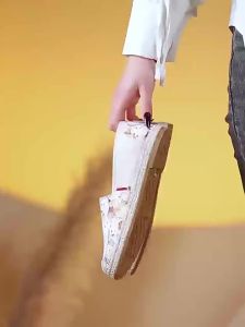 Spring And Autumn New WomenS Canvas Shoes MomS Shoes Low-Top Non-Slip Soft Sole Casual Canvas Shoes