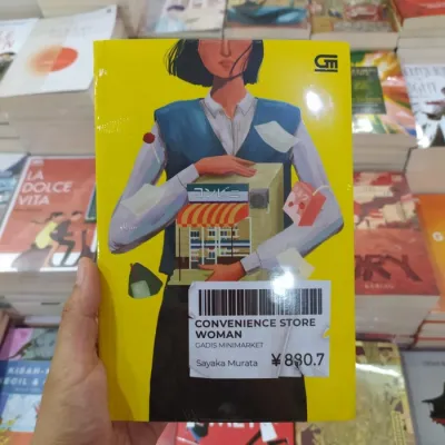 Buku Gadis Minimarket (Convenience Store Woman) by Murata Sayaka