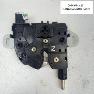 Khóa ngậm nắp capo Ford Focus 2007. ht cơ