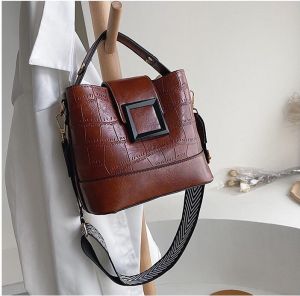 BJ15100 ALMOND/BLACK/BROWN/DARKBROWN/REDWINE TAS IMPORT SLEMPANG MURAH TERLARIS BAGSTORE JAKARTA HANDBAG JINJING TOTEBAG FASHION WANITA LT1302 ELJ5100 CR7243 JTF8089 GT1661 BQ2797