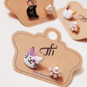 Khuyên Tai Ghim Đầu Mèo Chân Ngọc Tinh Nghịch