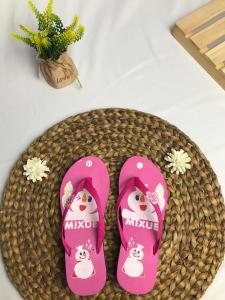 ck99 collection- sandal wedges anak motif mixue terbaru