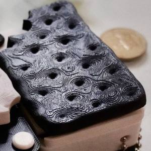 SleekLab3D Coin Wallet Oreo Ice Cream Sandwich Plastic Cute Oreo design with carabiner Durable secure coin cover Cute Black & White Fits ₱1 ₱5 ₱10 ₱20 Coins
