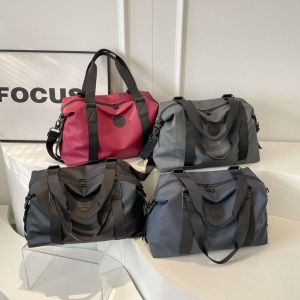 GBSDN ความจุมาก กระเป๋าหิ้วเดินทางสำหรับผู้หญิง สีทึบทึบ แฟชั่นสำหรับผู้หญิง กระเป๋าถือฟิตเนส กระชับและแน่น กระเป๋าดัฟเฟิล กระเป๋าเดินทางสำหรับธุรกิจ สำหรับผู้ชายผู้หญิง