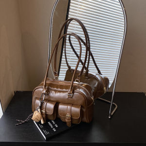 EchoBliss กระเป๋าใต้วงแขนสีเข้มรุ่นใหม่สำหรับฤดูใบไม้ร่วงและฤดูหนาวกระเป๋าสะพายไหล่ผู้หญิงแมทช์ลุคง่ายกระเป๋าถือแฟชั่นอินเทรนด์พร้อมจี้