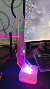Stand Headset dari Akrilik lampu RGB