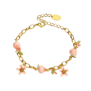 Fashion Peach Charm Bracelet Symbolizing Sweetness and Good Fortune Suitable for Youthful Women and Fashion Enthusiasts