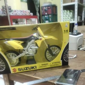mainan anak original Diecast Miniatur Motor trail motocross suzuki rmz450 1:6 besar