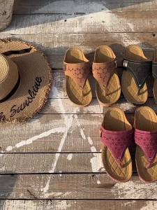Plus Size 2025 Summer New Fashion Rivet Wedge Sandals For Women