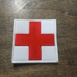 Tec40 VELCRO PATCH RED CROSS SQUARE กาชาด กู้ภัย กู้ชีพ อาร์ม ตีนตุ๊กแก ไรท์สาระกับครูแว่น Tec40store