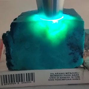 batu Bacan lempengan super kristal HQ  batu yg dikirim sesuai foto Kode86