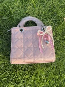 PINKY กระเป๋าสะพายข้างผู้หญิงสไตล์ Paris