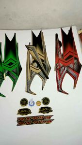 STRIPING RX KING 2004 SE GOLD SATU SET EMBLEM TIMBUL BONUS STIKER OK DAN GARANSI 3TAHUN KUALITAS TERBAIK