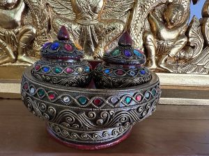 ชุดถาด และผอบ วินเทจ ไม้จามจุรี แต่งเส้นประดับกระจกหลากสี สำหรับใส่เครืองสปา ใส่ของ ตั้งโชว์