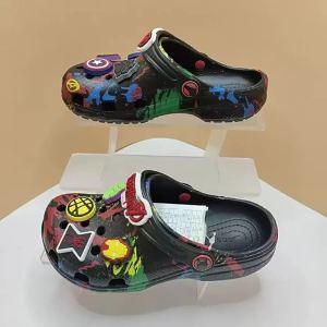 crocs-themed childrens perforated shoes anti-slip sandals with a round toe suitable for both boys and girls and can also be used as beach shoes